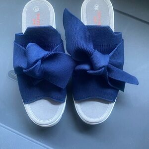 bernie mev. Navy Blue Venti Fressia Slide Sandals, Size 38